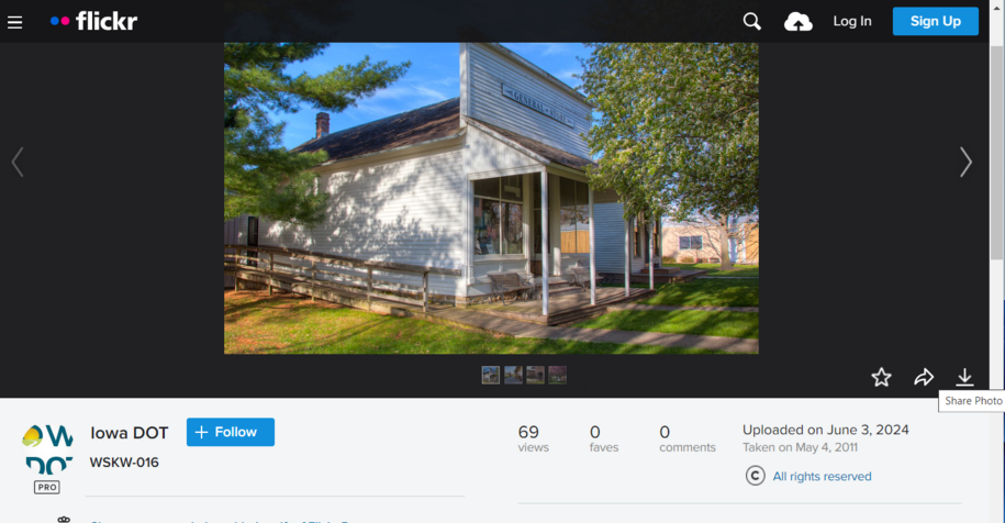 where to locate the embed url on flickr